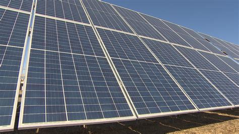 Deux centrales solaires mises en service près de Montréal à l'automne.